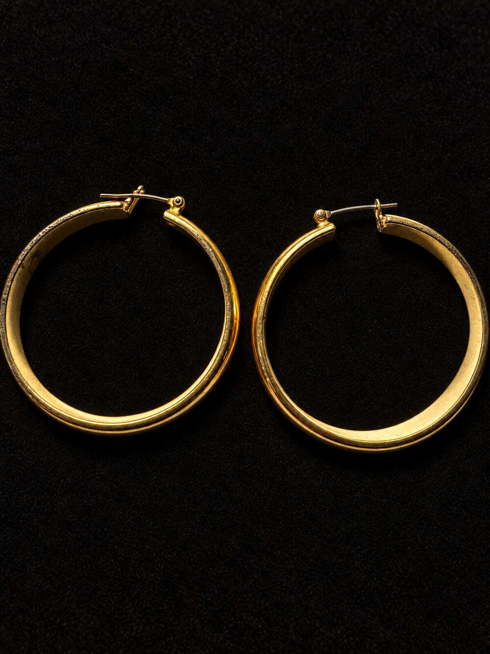 ⚜️ Gold-Tone Hoop Earrings | Minimalist | Large Smooth Classic 💗